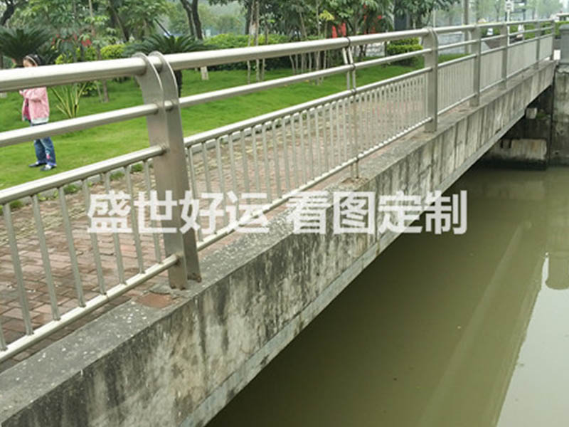 河道栏杆如何设计安装才符合安全标准？-5